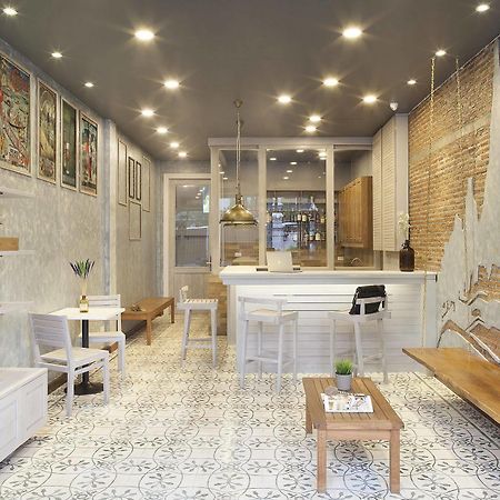 Golden Mountain Hostel Bangkok Ngoại thất bức ảnh