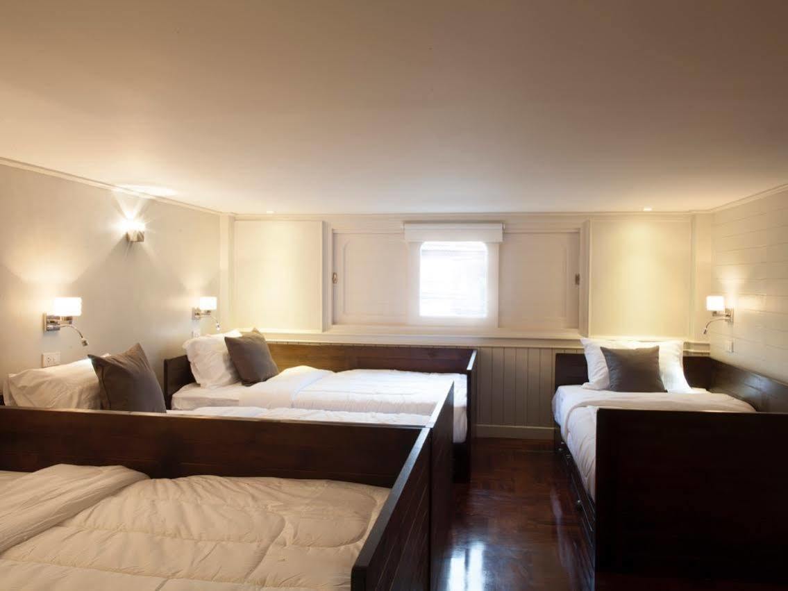 Golden Mountain Hostel Bangkok Ngoại thất bức ảnh