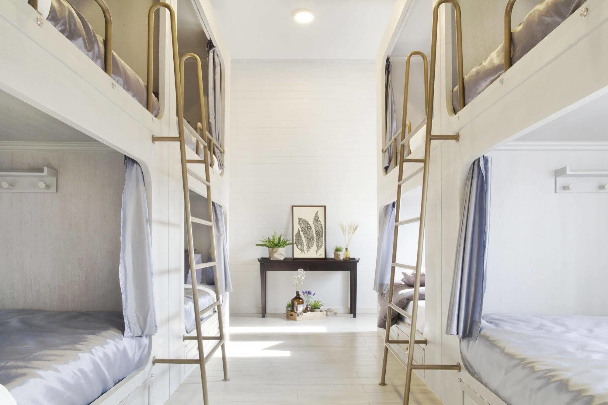 Golden Mountain Hostel Bangkok Ngoại thất bức ảnh