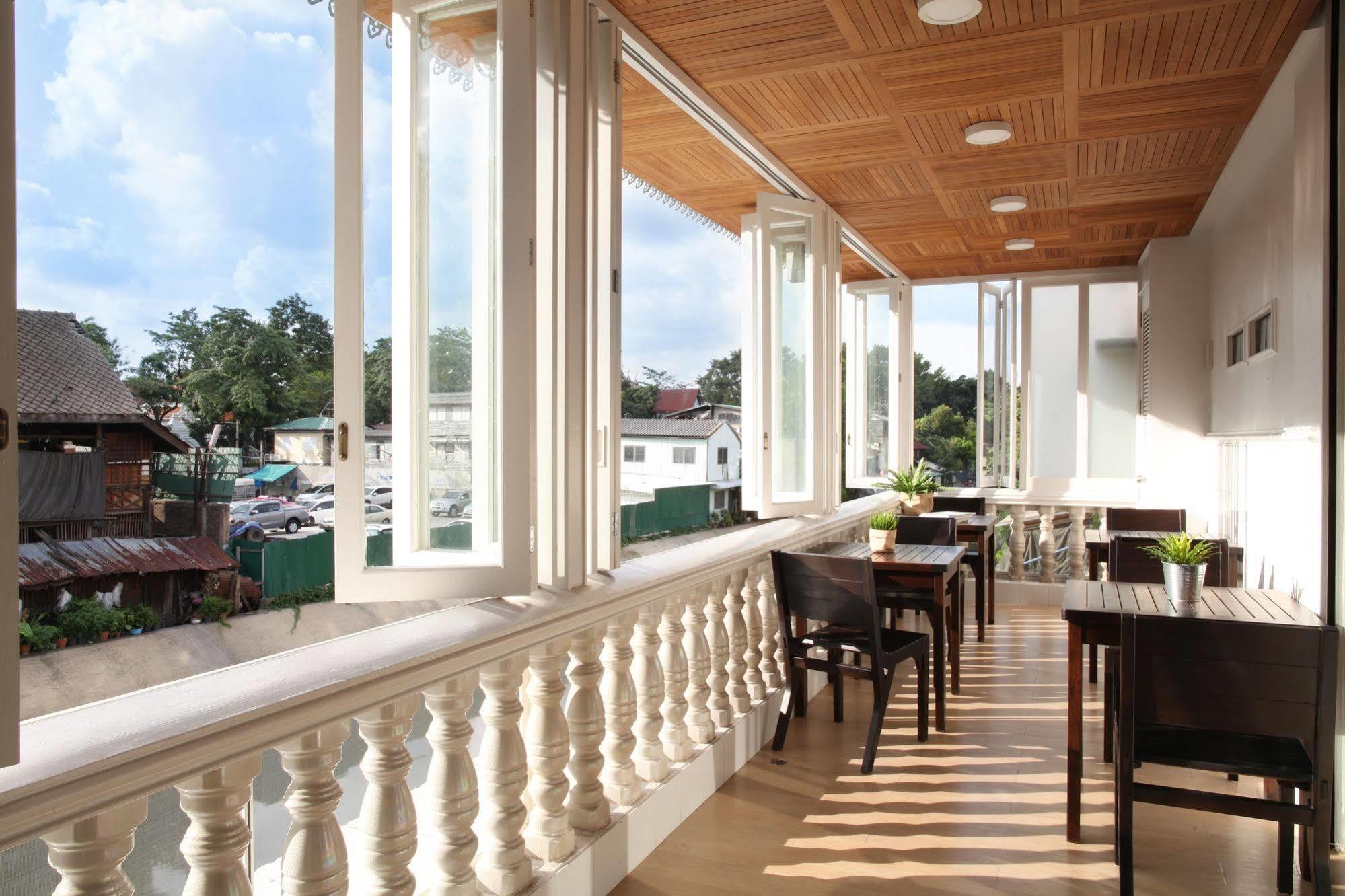Golden Mountain Hostel Bangkok Ngoại thất bức ảnh