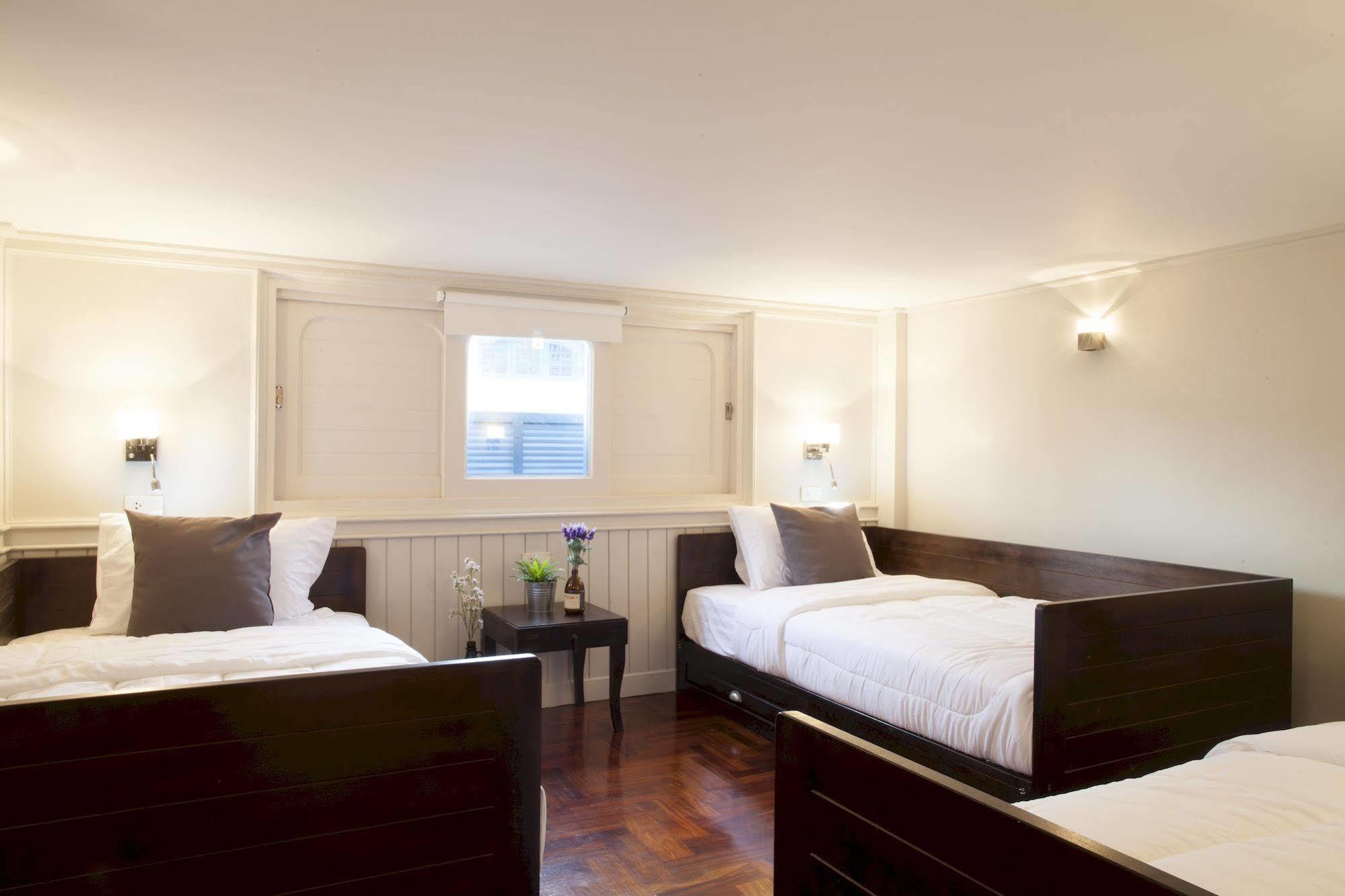 Golden Mountain Hostel Bangkok Ngoại thất bức ảnh