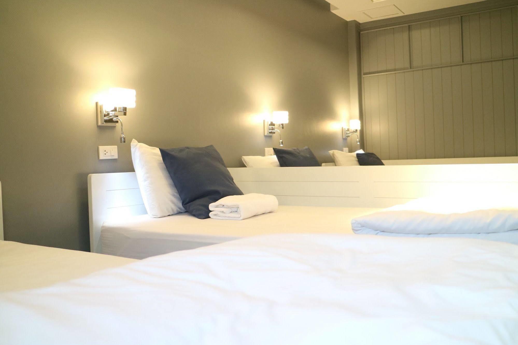 Golden Mountain Hostel Bangkok Ngoại thất bức ảnh