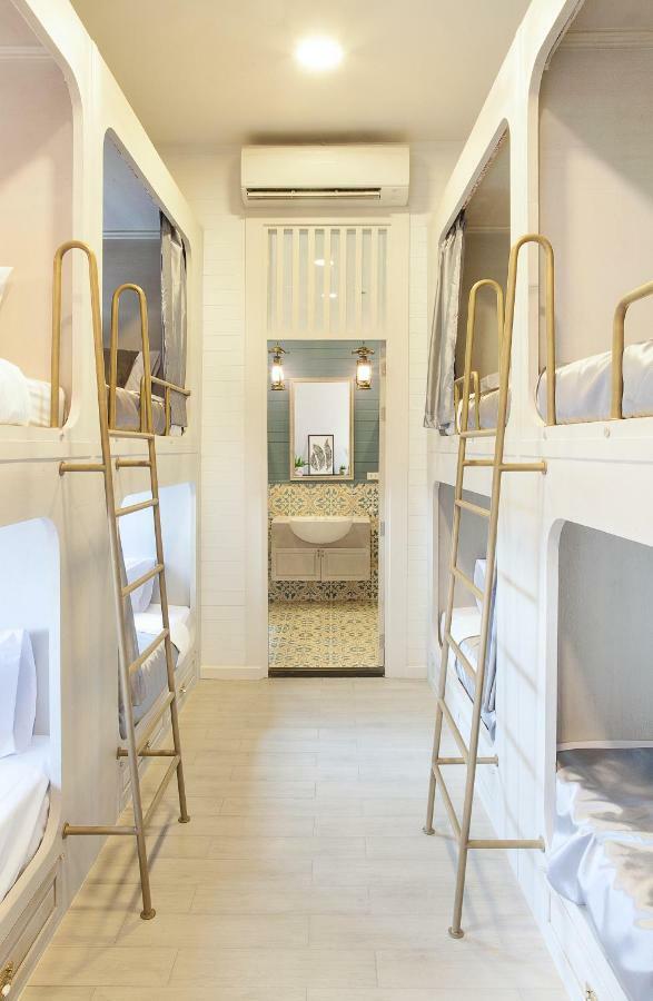 Golden Mountain Hostel Bangkok Ngoại thất bức ảnh